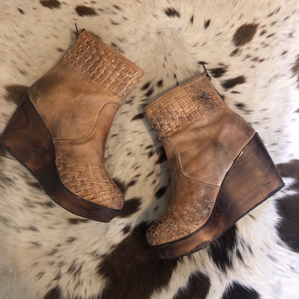 BED STU Wooden Wedge Zip Ankle Boot Heel